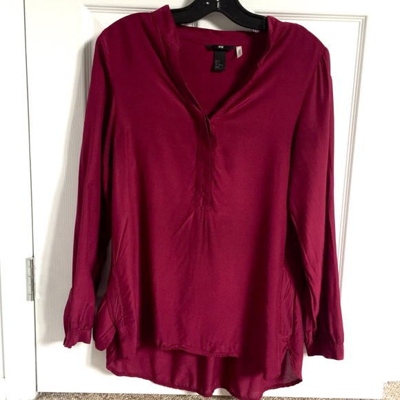 H&M Cranberry Burgundy Top slight Hi Low Pockets - Picture 4 of 5
